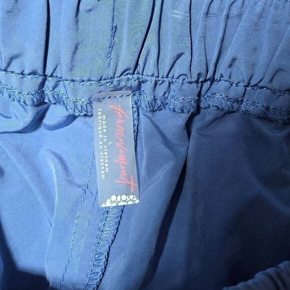 Free People FP Movement Stadium Cargo Pants Blue Wide Leg Elastic Waist NWT - Picture 6 of 7